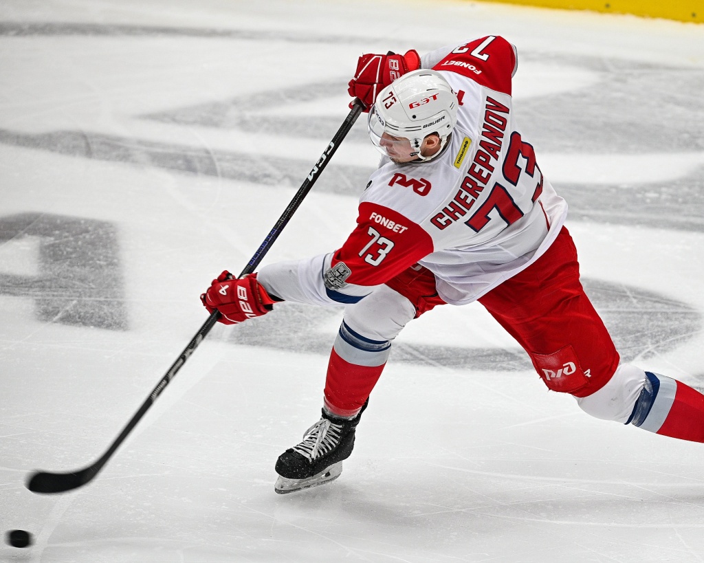 история крюка